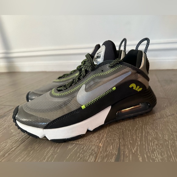 Nike Air Max 2090 SE
3M Anthracite - Picture 2 of 6